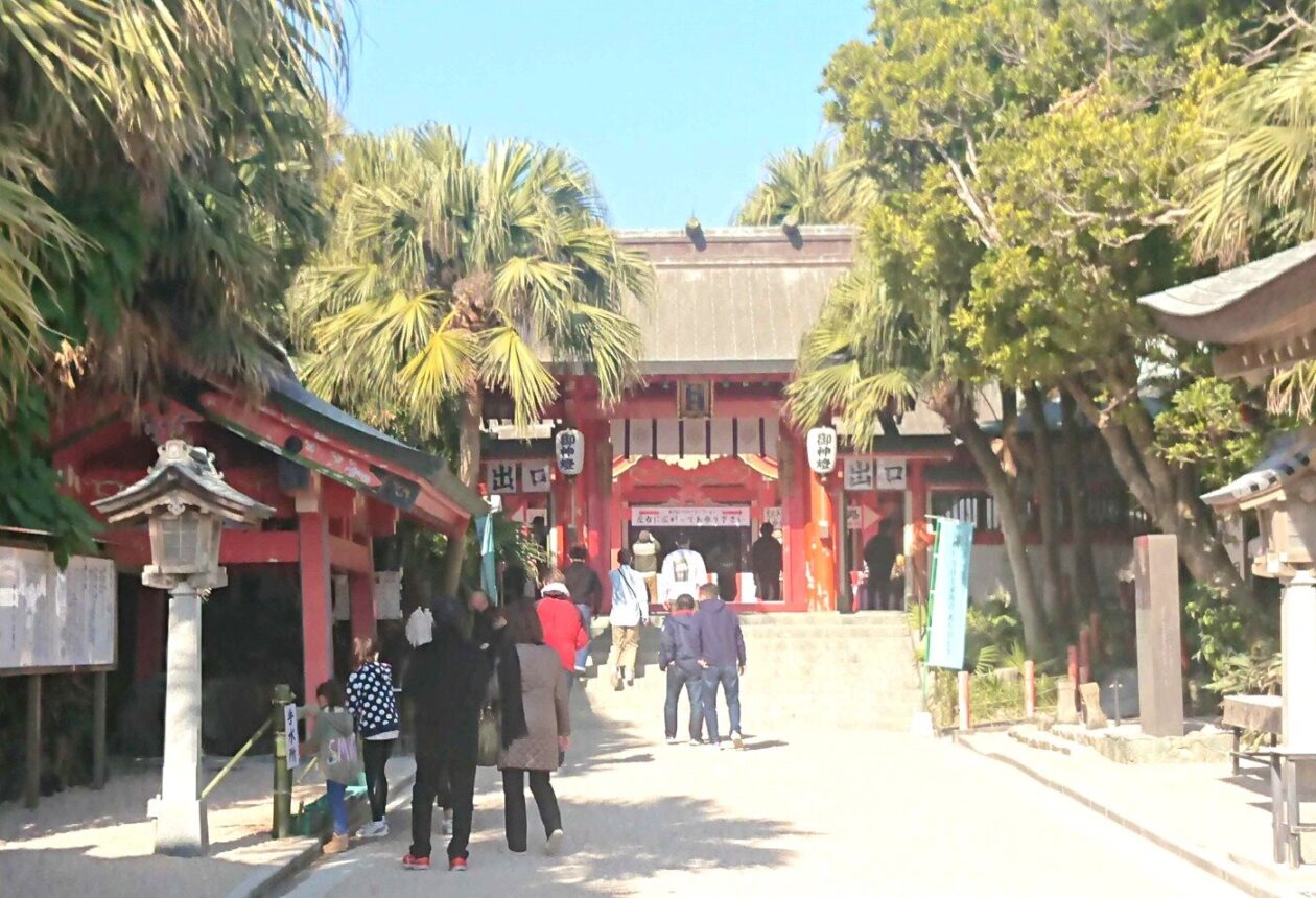 《青島神社にて新年御祈願》卯年の今年は飛躍の年に！（物販事業部）